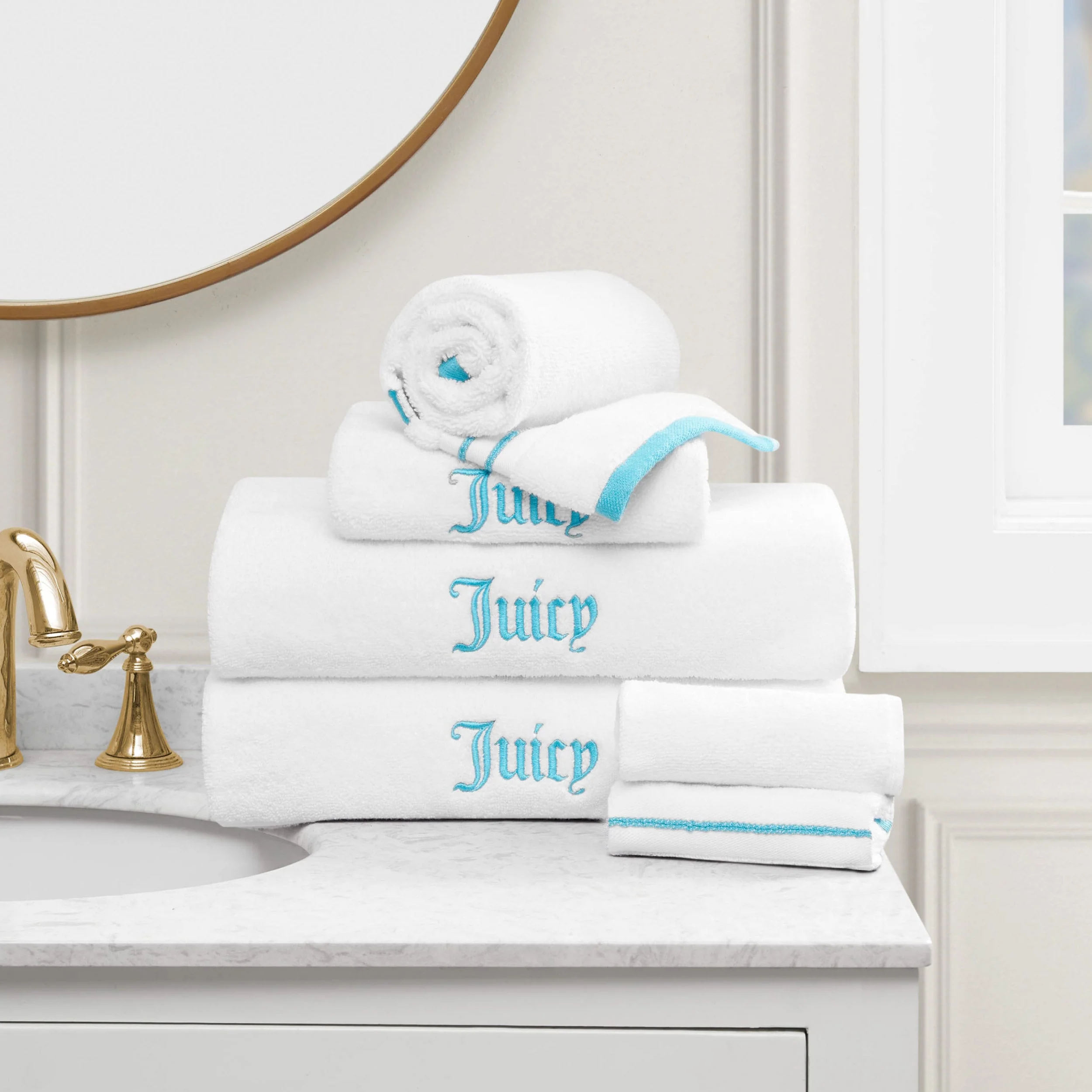 Neon Border Bath Towel Set - Image 2