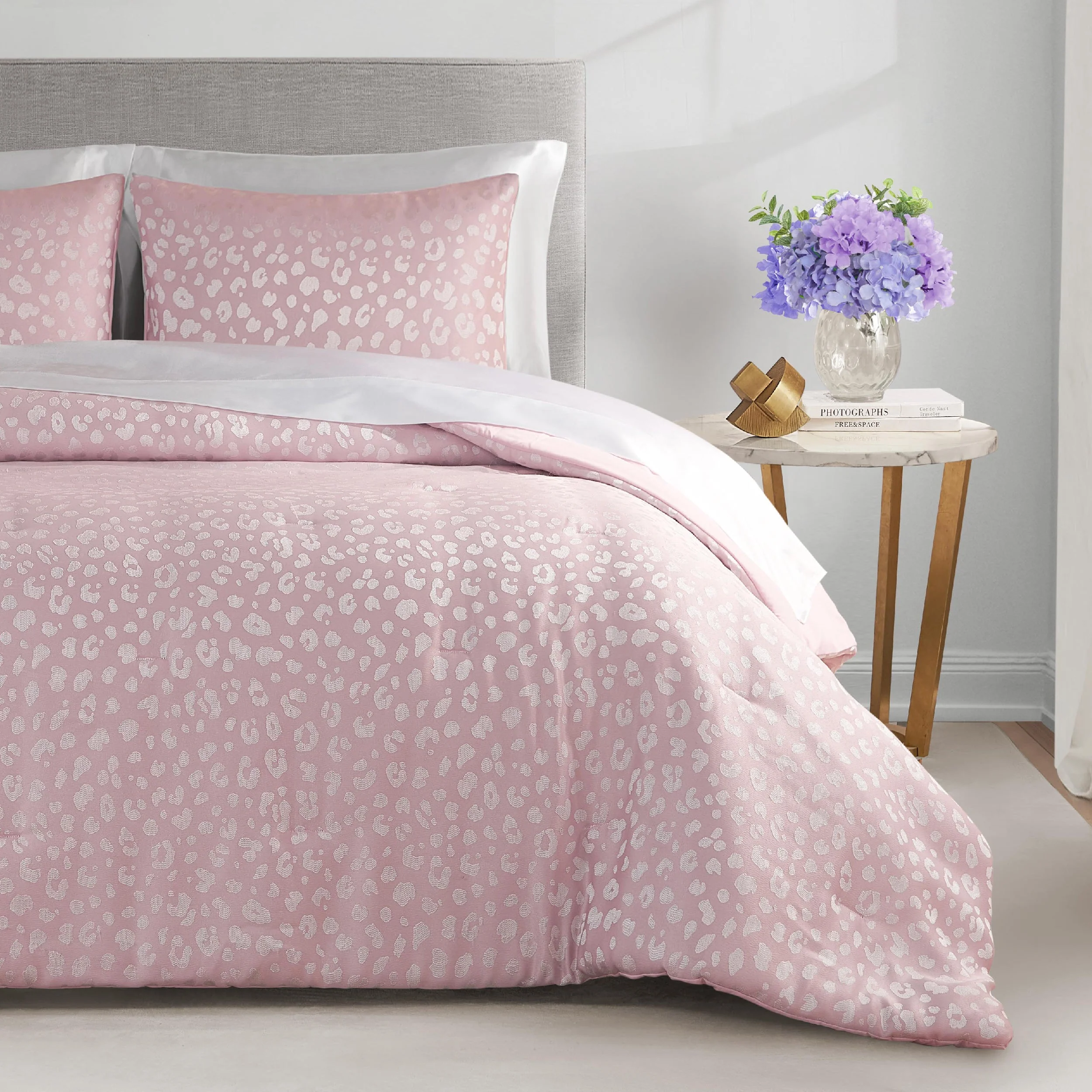 Sparkle Cheetah Jaquard Comforter Set - Image 3